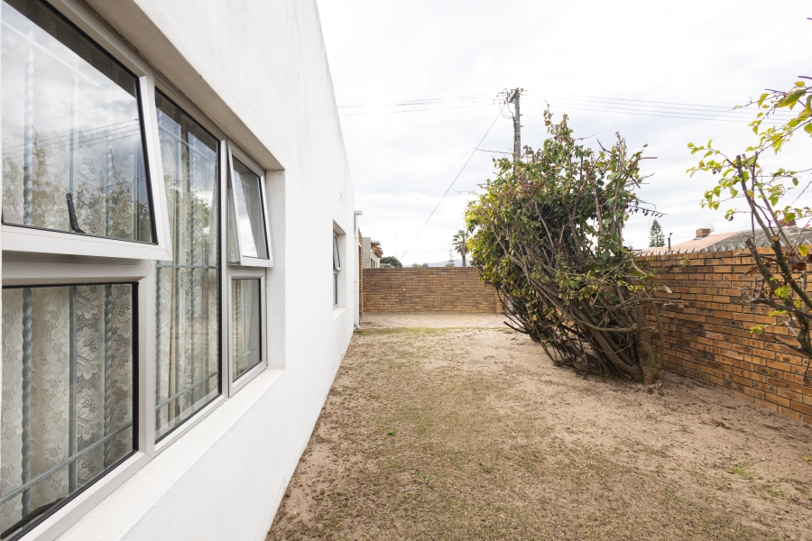 4 Bedroom Property for Sale in Matroosfontein Western Cape